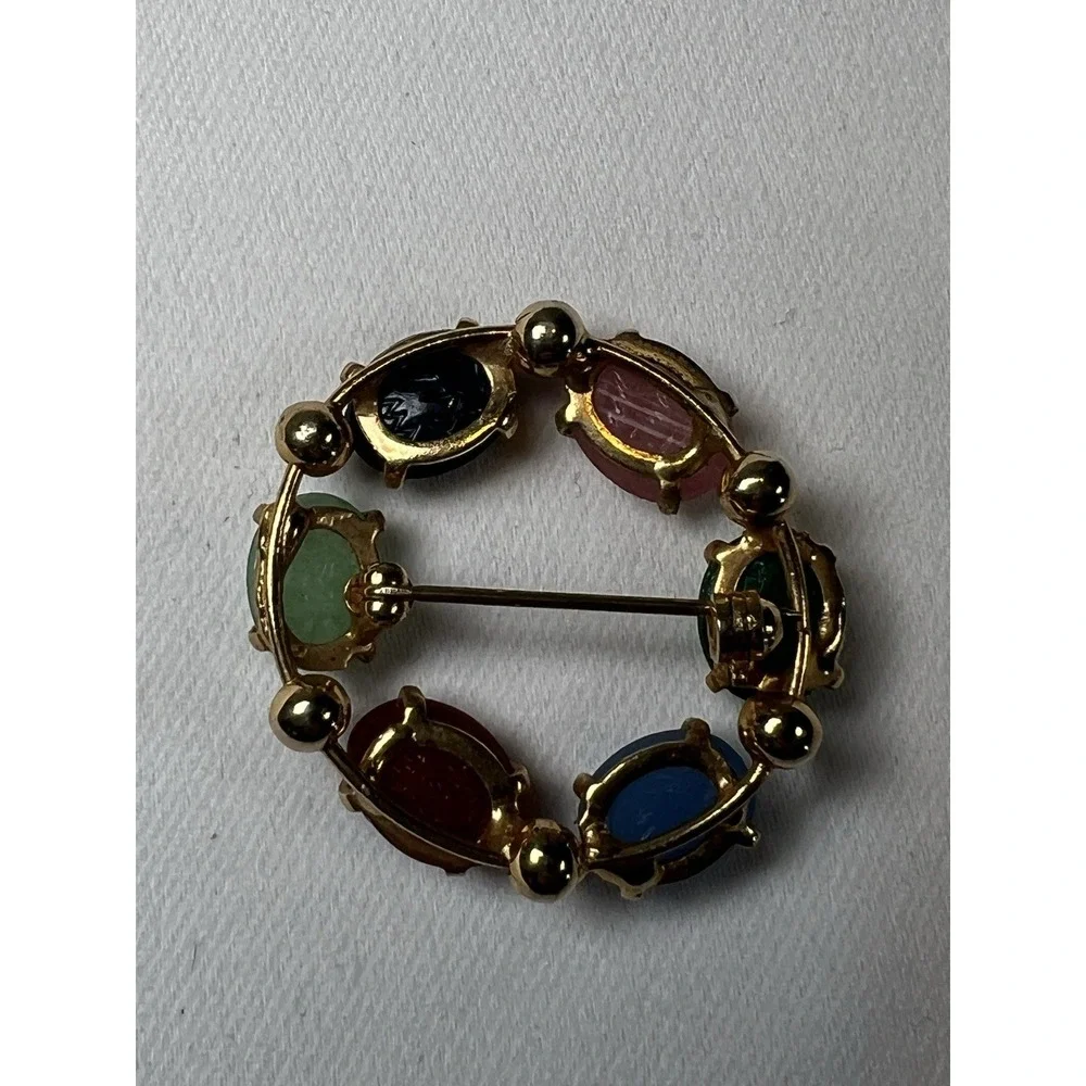 Vintage Estate Gold Tone Carved Gemstone Scarab Beetle Circle Brooch 1 3/8